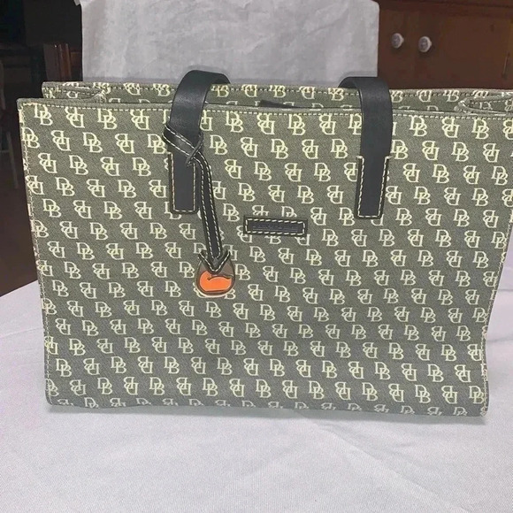DOONEY & BOURKE Canvas Purse. Excellent Condition ❣️ - Picture 1 of 7